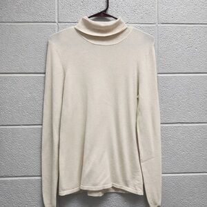 Definite‎ View Cream Turtleneck Sweater Top Size Large Soft Knit Minimalist